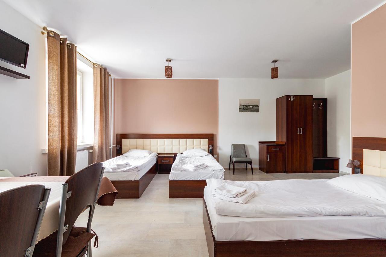 Avion Hotel Świdnik Eksteriør bilde