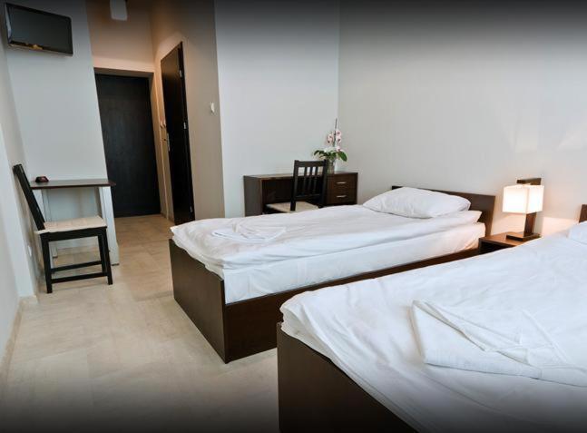 Avion Hotel Świdnik Rom bilde