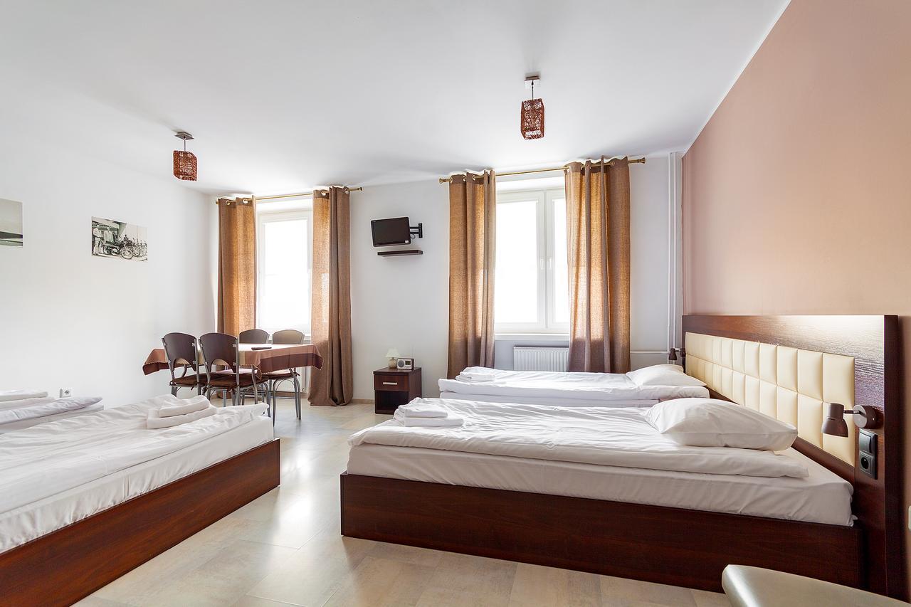 Avion Hotel Świdnik Eksteriør bilde